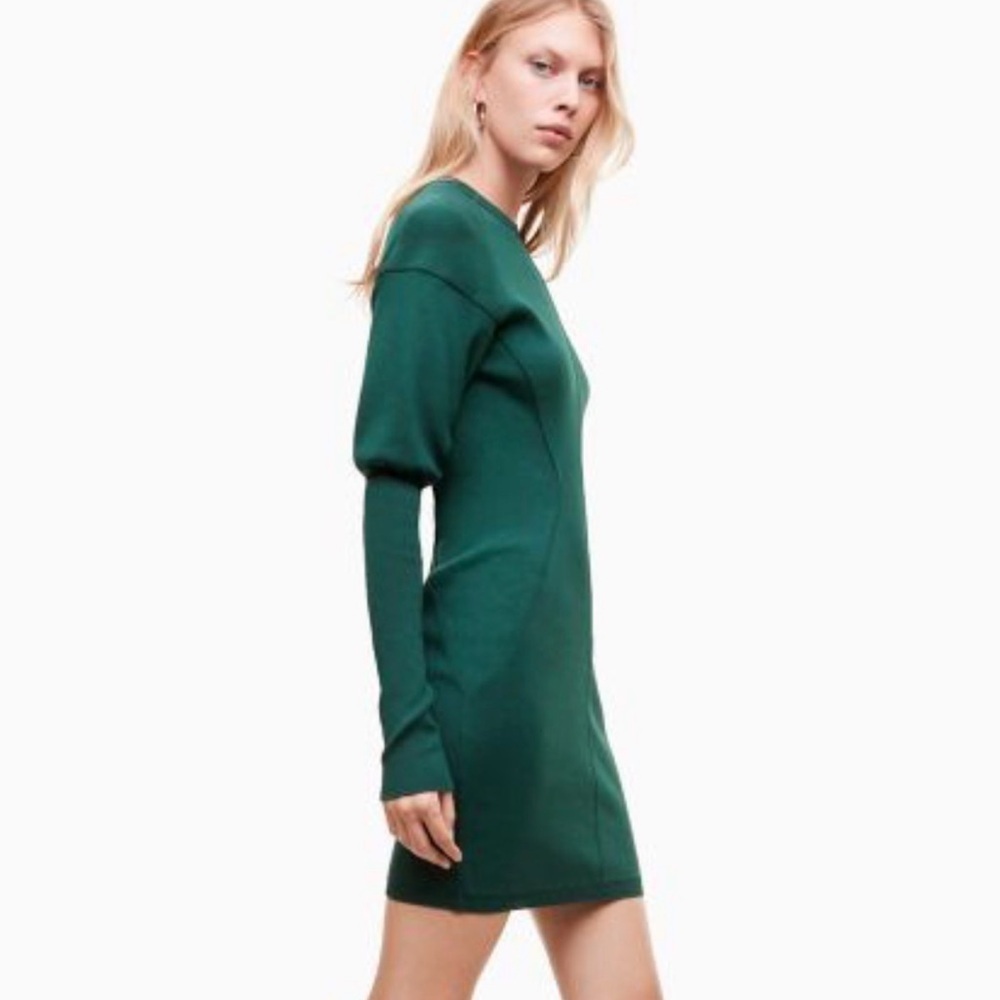 Women’s Aritzia talula sculpted knit dress size 6
